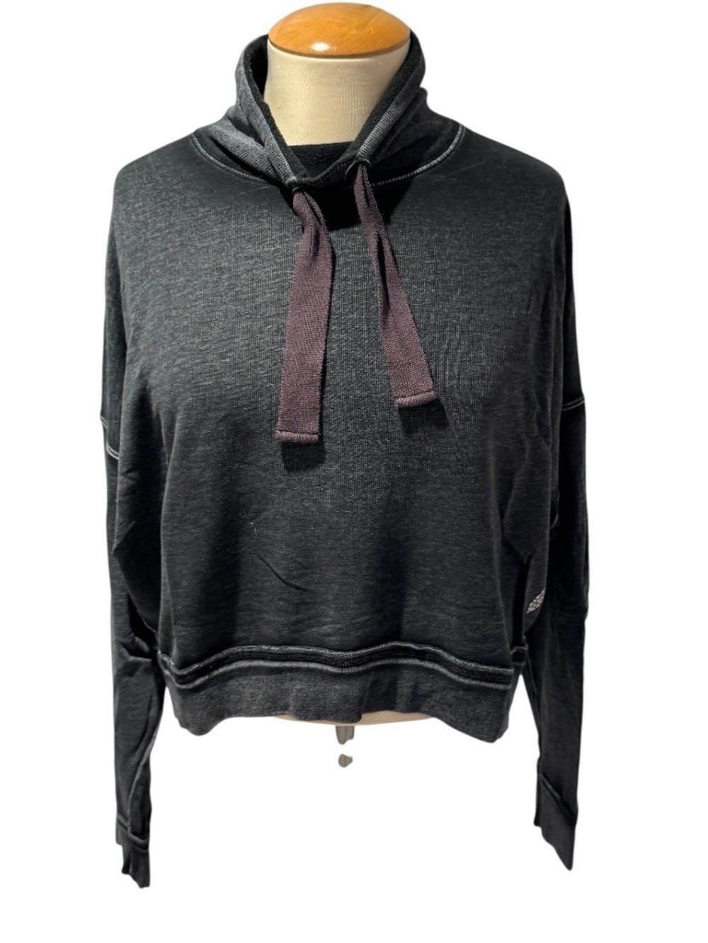 FP MOVEMENT (FREE PEOPLE) grey “Lara” cropped funnel neck sweatshirt - size xs